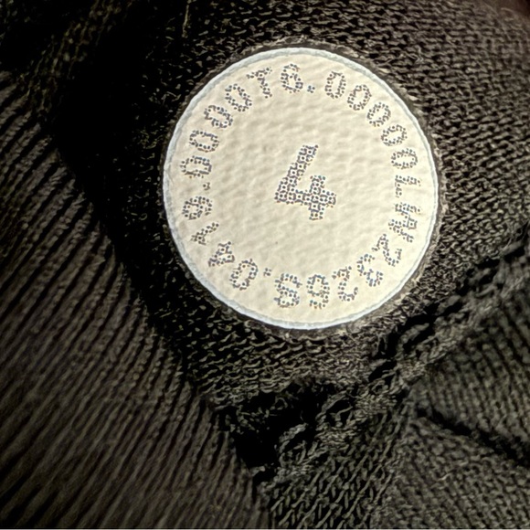 Lululemon Energy Sports Bra – Black – Size 4  Like New - Picture 8 of 8